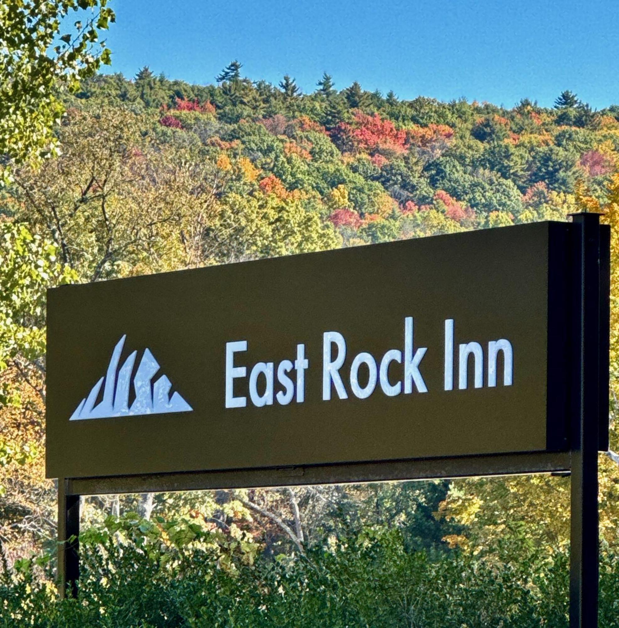 East Rock Inn 그레이트바링톤 외부 사진